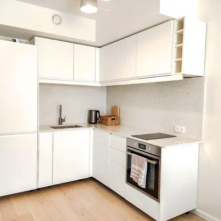 Mai 71 Johanna Suvekorter * Parnawa